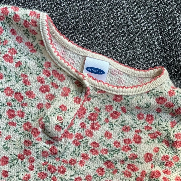 Old Navy Long Sleeved Onesie Bodysuit - Picture 4 of 5